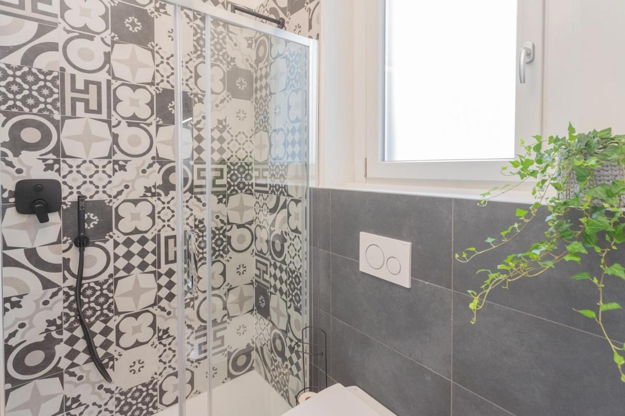 A Step From The Lake Apartment By Rent All Como Exterior photo